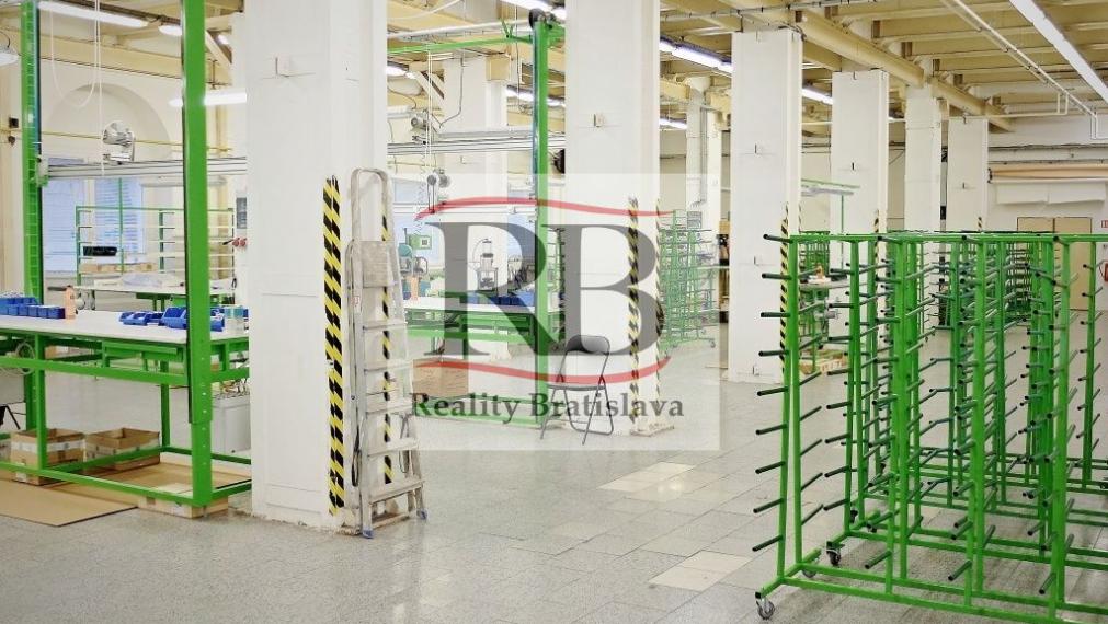 Prenájom výrobných a skladových hál od 1000 m2 Holíč