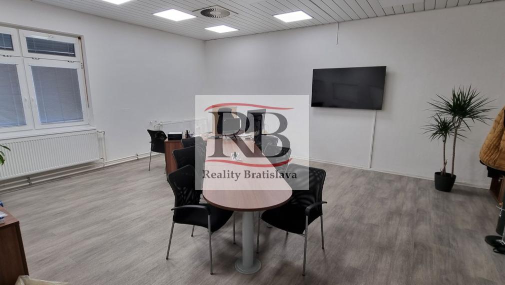 Prenájom výrobných a skladových hál od 1000 m2 Holíč