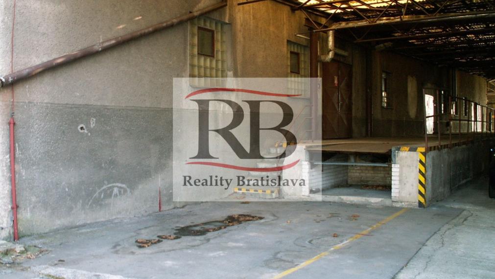 Prenájom skladovej a výrobnej  haly 2771 m2 Holíč