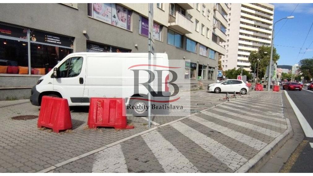Parkovacie miesto na predaj - ul. Miletičova, Bratislava II