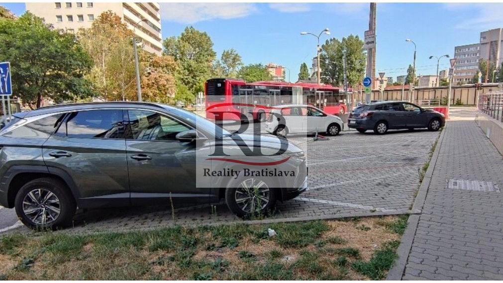 Parkovacie miesto na predaj - ul. Miletičova, Bratislava II