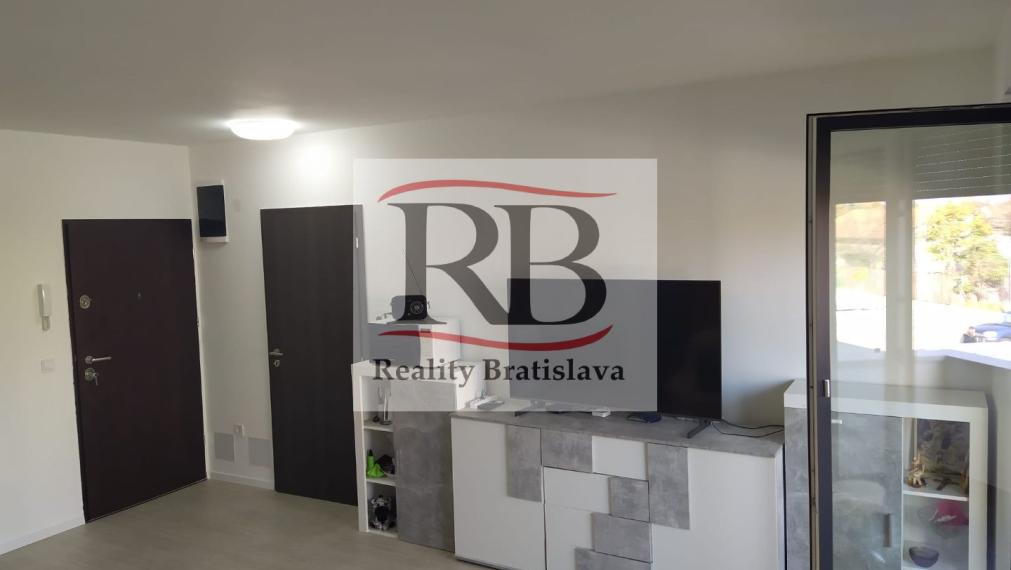 MIMORIADNA PONUKA !  2-izbový byt v novostavbe s parkovacím státím