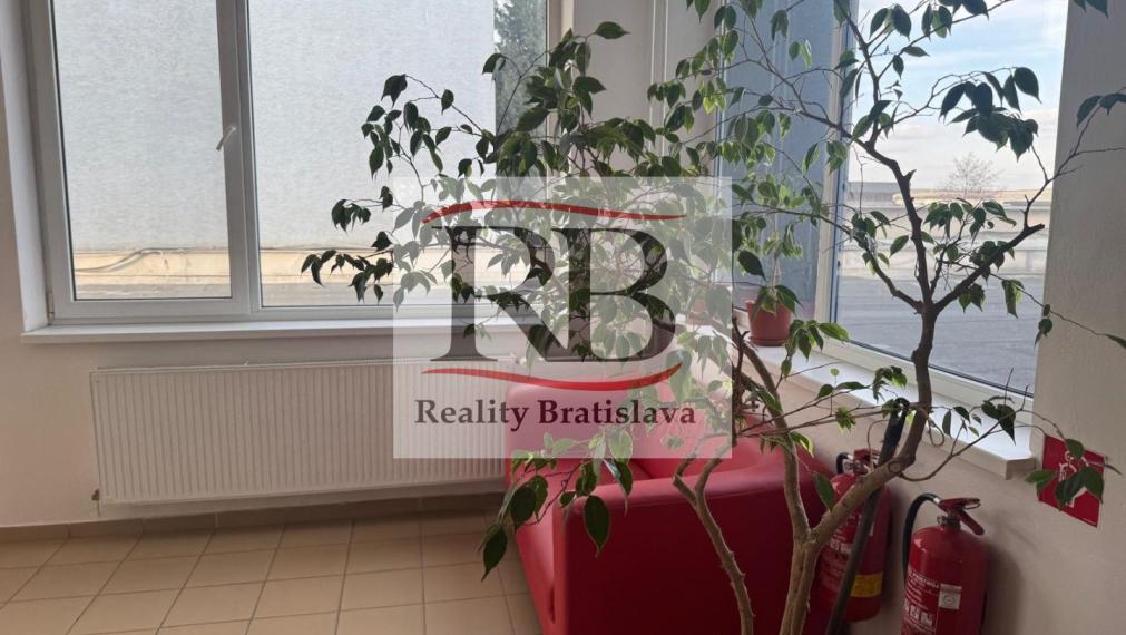 Polyfunkčná budova na predaj Bratislava 3, Staviteľská ulica