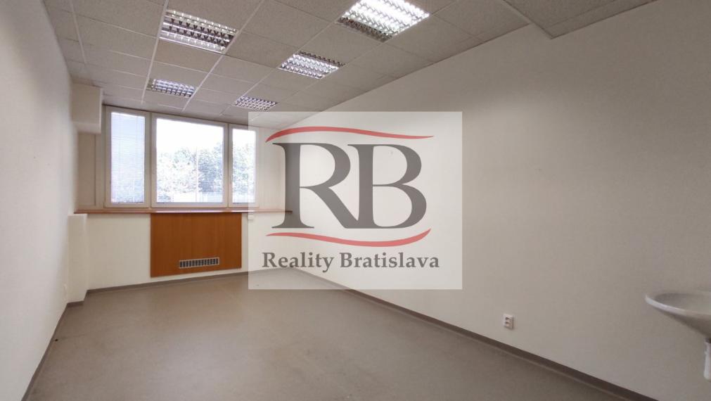 Holiday Inn Bajkalská - Priestory vhodné na fyzio, masáže, kliniku s parkovaním, BAII, 394m2