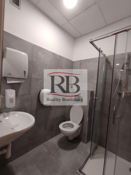 Holiday Inn Bajkalská - Priestory vhodné na fyzio, masáže, kliniku s parkovaním, BAII, 394m2