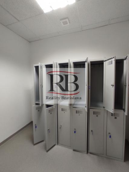 Holiday Inn Bajkalská - Priestory vhodné na fyzio, masáže, kliniku s parkovaním, BAII, 394m2