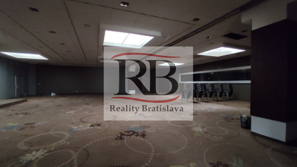 Kongresová sála, lobby, kuchyňa, jedáleň a príslušenstvo na prenájom, Holiday Inn-Bratislava 2, 3.000m2