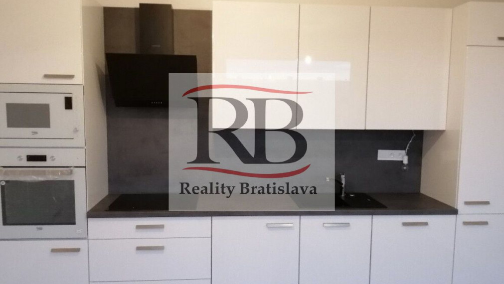 Zariadený 2i byt v tichom prostredí na Hradskej ul.