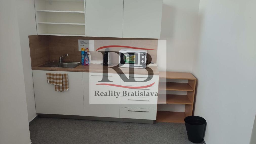 Skladové a kancelárske priestory na Vajnorskej ulici na prenájom, Bratislava III TOP