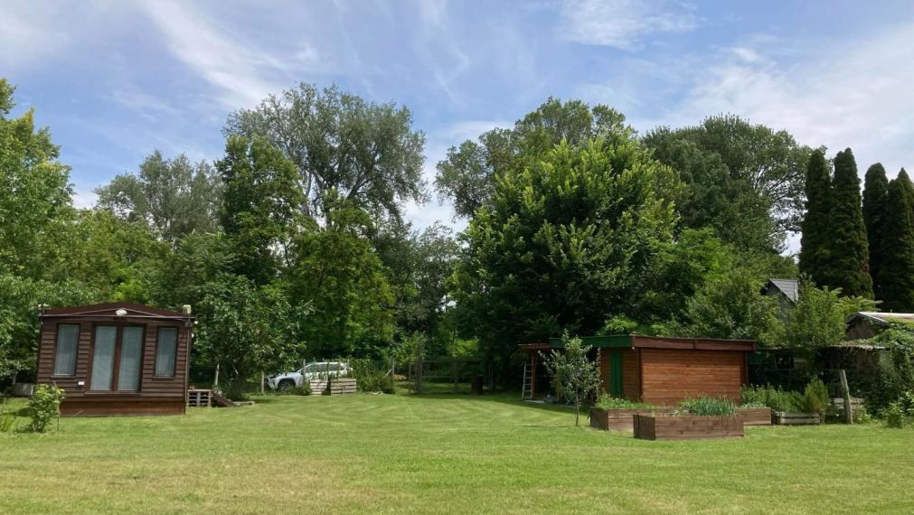 Na predaj pozemok s rekreačnou chalupou