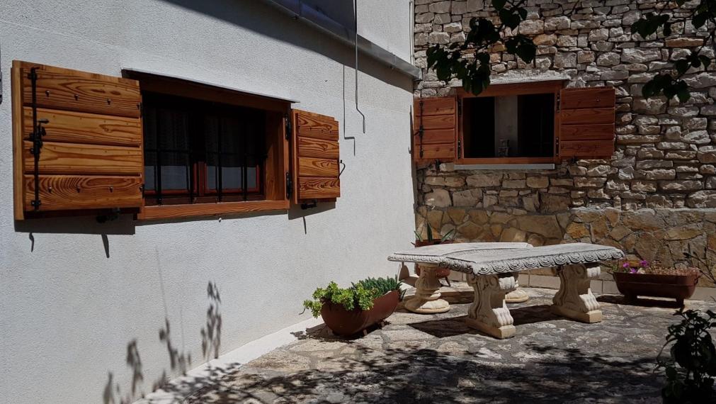 Trogir, Seget Vranjica – Vila s 3 apartmánmi