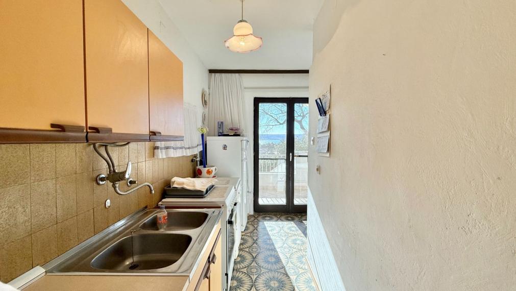 Dom s tromi apartmánmi v centre, Starigrad Paklenica