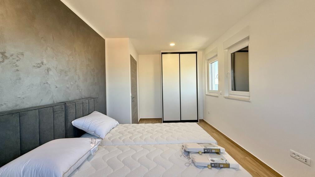 Moderný dom v pokojnom prostredí, Debeljak, Sukošan, 230 m², dom A