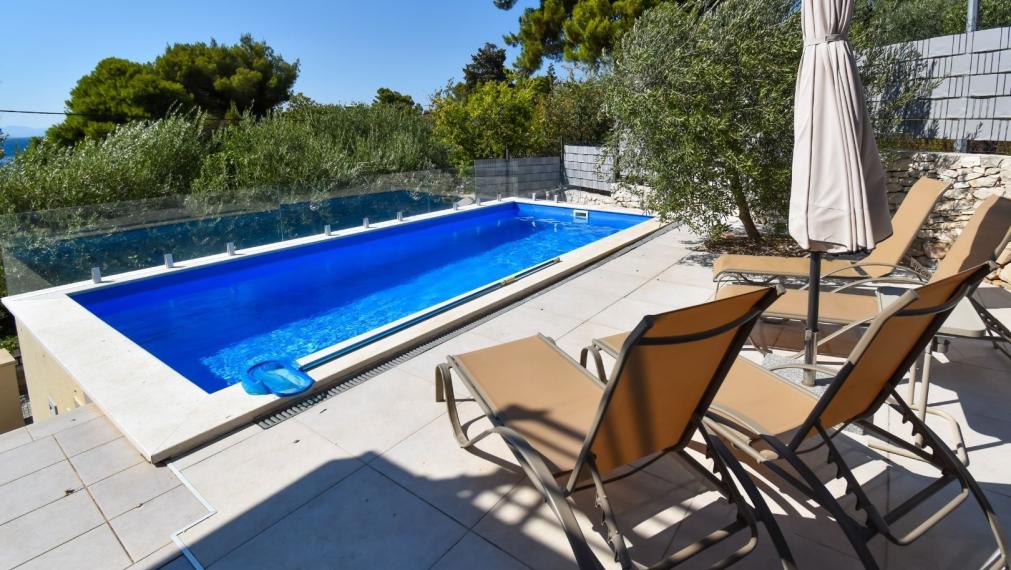 Priestranný dom s výhľadom na more, atraktívna lokalita, Splitska, ostrov Brač