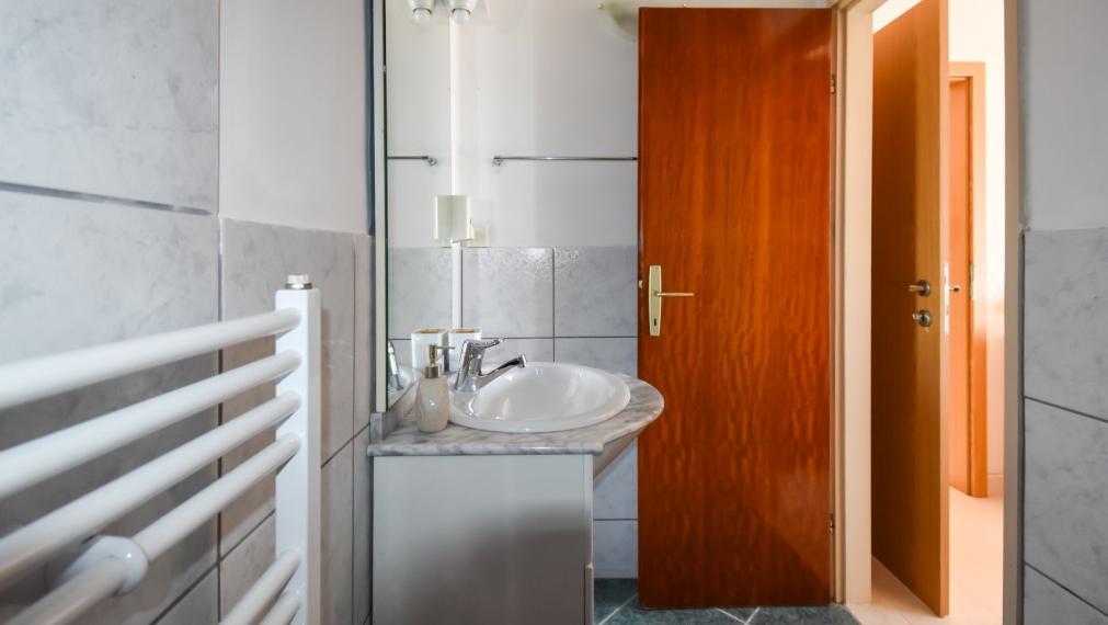 Priestranný dom s výhľadom na more, atraktívna lokalita, Splitska, ostrov Brač