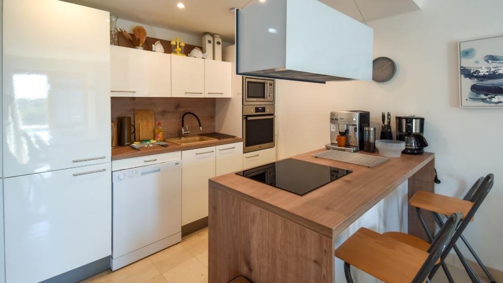 Priestranný dom s výhľadom na more, atraktívna lokalita, Splitska, ostrov Brač