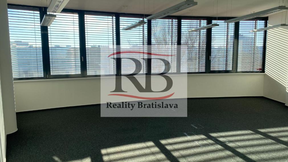 Priestory vhodné na jógu, pilates či telocvičňu v blízkosti ŽST Petržalka