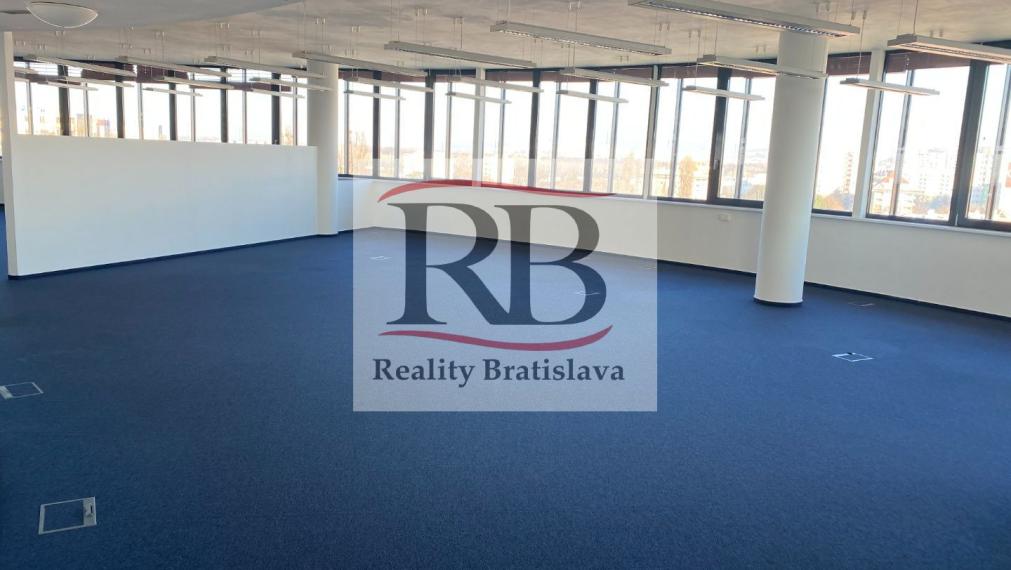 Priestory vhodné na jógu, pilates či telocvičňu v blízkosti ŽST Petržalka