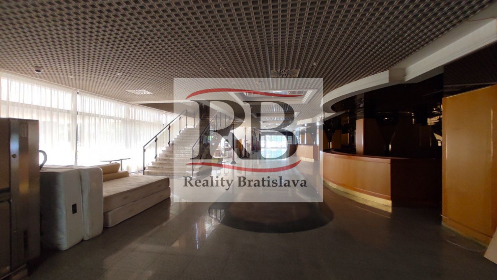 Kongresová sála, lobby, kuchyňa, jedáleň a príslušenstvo na prenájom, Holiday Inn Bratislava 2, 3.000m2