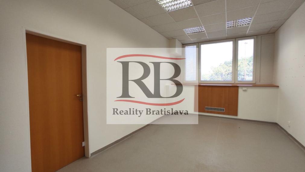 Priestory vhodné na fyzio, masáže, kliniku s parkovaním na Bajkalskej ulici, BAII, 394m2