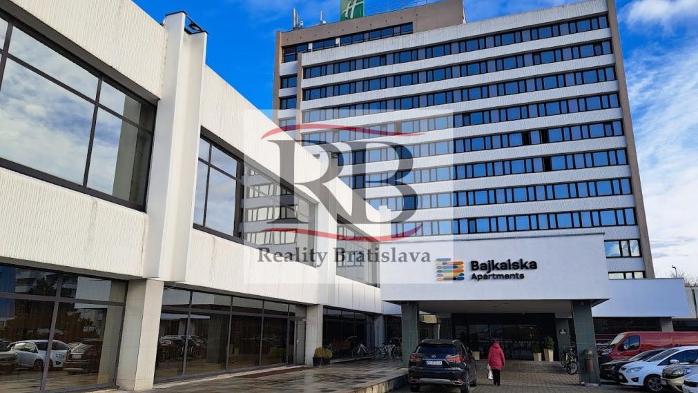 Priestory vhodné na fyzio, masáže, kliniku s parkovaním na Bajkalskej ulici, BAII, 394m2