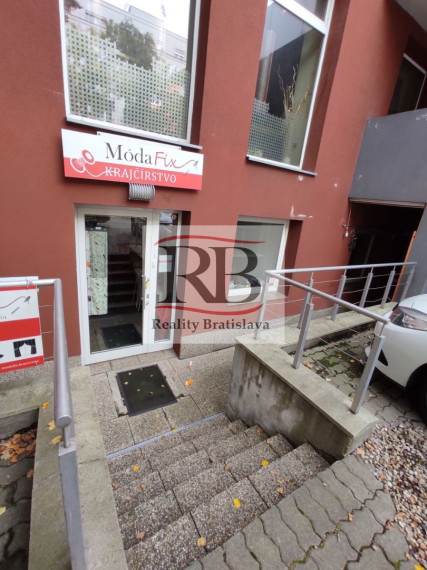 Obchodný priestor s výkladmi na PREDAJ, Záhradnícka – RUŽINOV, BA2