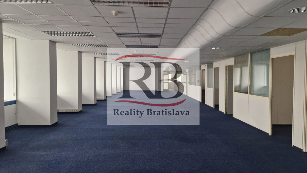 Kancelárie na skok od centra s možnosťou skladu, Incheba, 462 m²