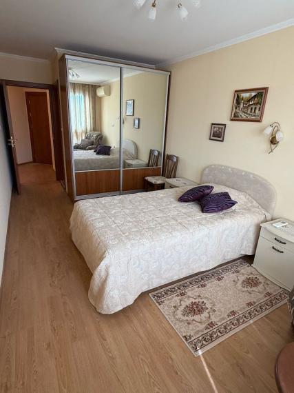 Skvelý trojizbový apartmán s výhľadom na more, nachádzajúci sa v jednom z najkrajších prímorských letovísk Bulharska – Zlaté piesky!