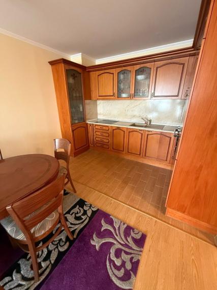 Skvelý trojizbový apartmán s výhľadom na more, nachádzajúci sa v jednom z najkrajších prímorských letovísk Bulharska – Zlaté piesky!