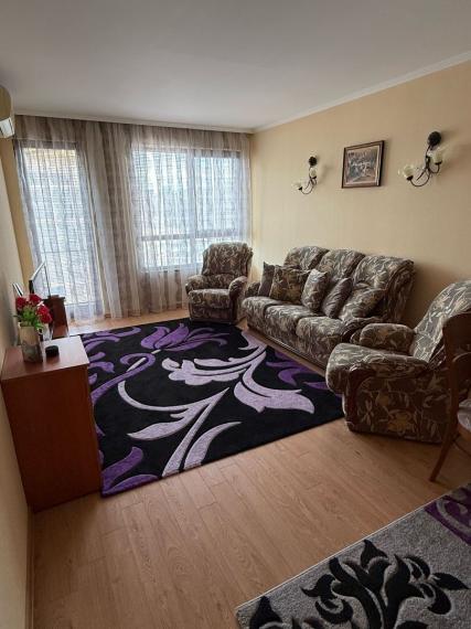 Skvelý trojizbový apartmán s výhľadom na more, nachádzajúci sa v jednom z najkrajších prímorských letovísk Bulharska – Zlaté piesky!