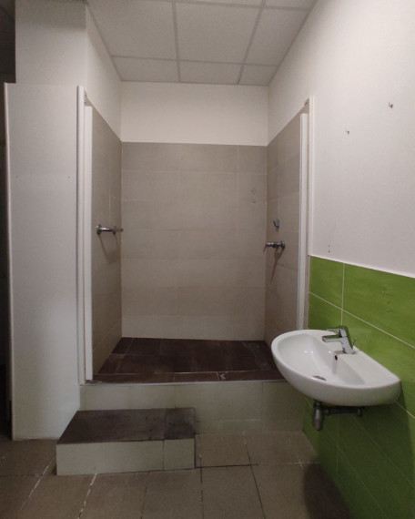 300m2 priestor so ZDRAVOTNÍCKYM ŠTANDARDOM, vysokými stropmi, 2 vstupmi a parkovaním, Hotel Bratislava TOP