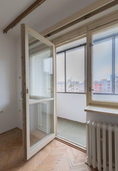 Na predaj priestranný 3-izbový byt v tehlovej budove – Karadžičova, Staré Mesto TOP