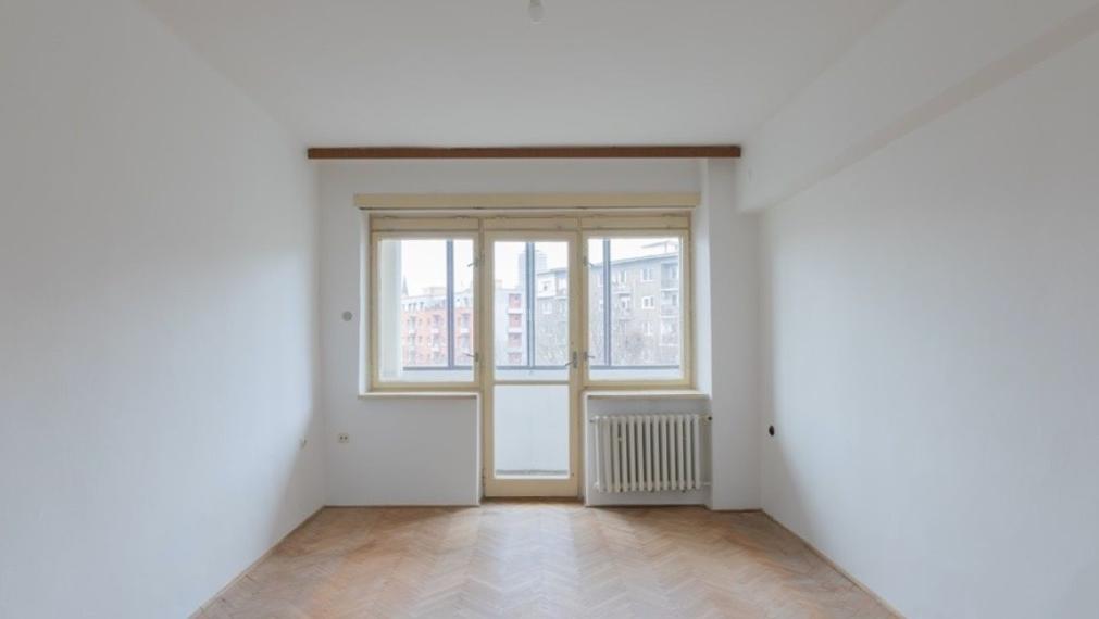 Na predaj priestranný 3-izbový byt v tehlovej budove – Karadžičova, Staré Mesto TOP