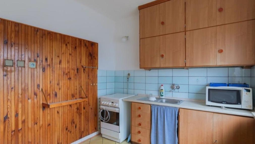 Na predaj priestranný 3-izbový byt v tehlovej budove – Karadžičova, Staré Mesto TOP