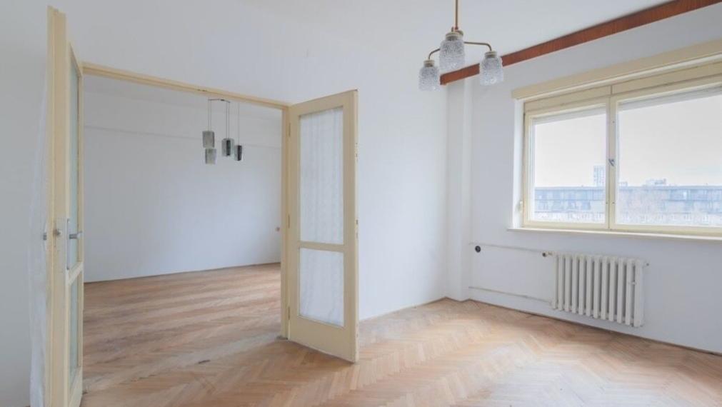 Na predaj priestranný 3-izbový byt v tehlovej budove – Karadžičova, Staré Mesto TOP