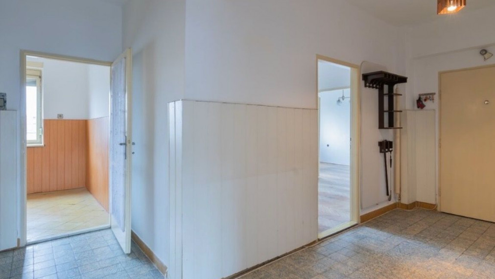 Na predaj priestranný 3-izbový byt v tehlovej budove – Karadžičova, Staré Mesto TOP