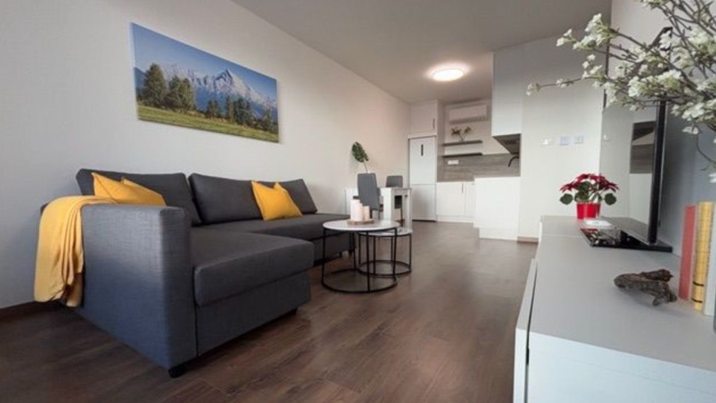 Zariadený 2i byt s loggiou pri Vienna Gate na prenájom