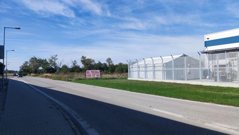 Na predaj pozemok – Kasárenská ulica, Šamorín