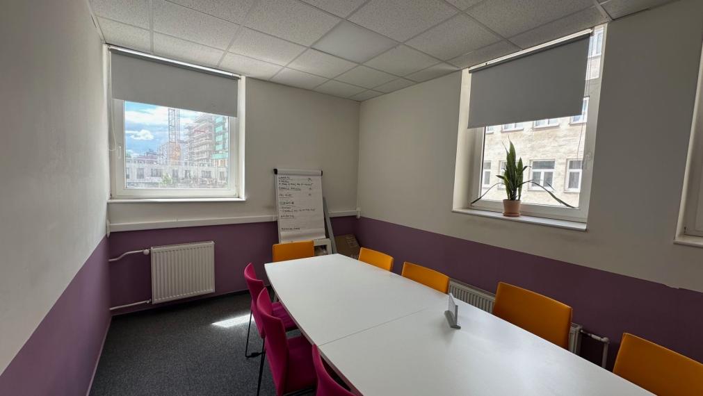 Svetlý celok kancelárií neďaleko Klientskeho centra na Trnavskej ceste, 260m2