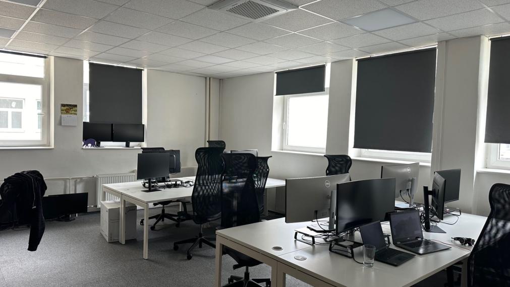 Svetlý celok kancelárií neďaleko Klientskeho centra na Trnavskej ceste, 260m2