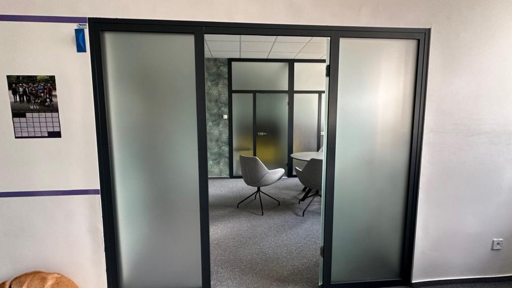 Svetlý celok kancelárií neďaleko Klientskeho centra na Trnavskej ceste, 260m2