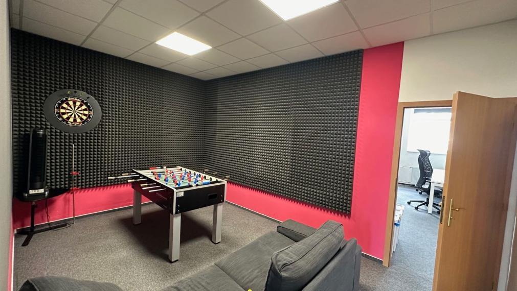 Svetlý celok kancelárií neďaleko Klientskeho centra na Trnavskej ceste, 260m2