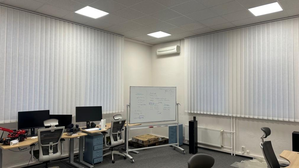 Celok 3 kancelárií na vyvýšenom prízemí v blízkosti Klientskeho centra, Bratislava II, 100m2