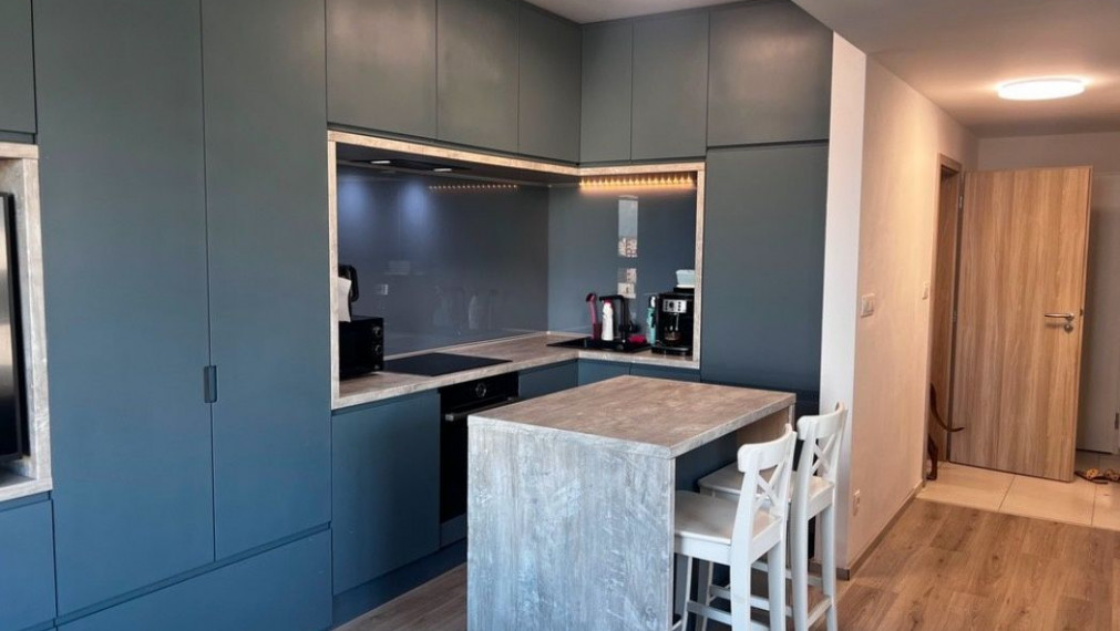 Na prenájom moderný 1,5-izbový byt na Plynárenskej ulici