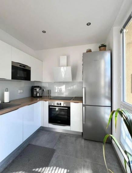 Na prenájom zrekonštruovaný 2i byt, Komárnická ulica