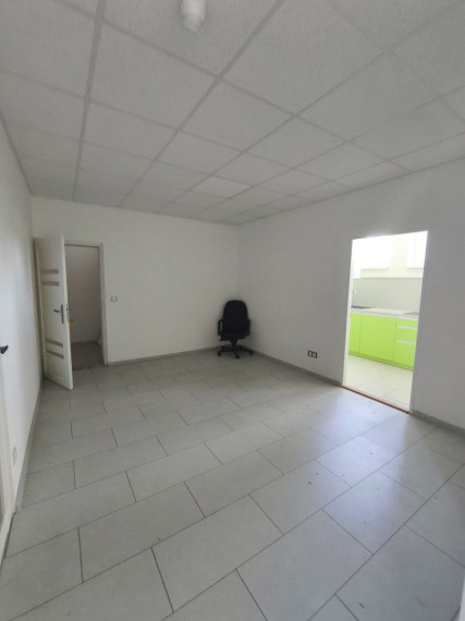 Kancelárie a sklady na prenájom – Kopčianska | Bez provízie