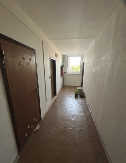 Priestranný 3-izbový byt s loggiou v centre Senca – ideálny na bývanie aj investíciu