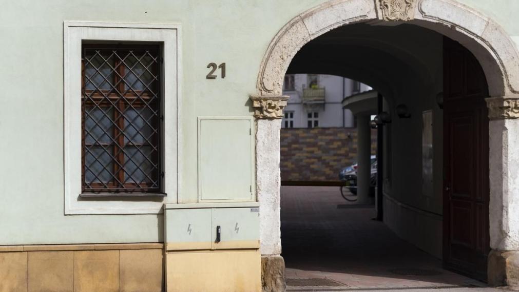 Priestor na prízemí, s vlastným vstupom 79,15m2 v centre na Panenskej ulici - Staré Mesto