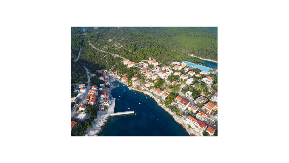 Exkluzívny pozemok s výhľadom na more a projektom v cene – Zavalatica, Korčula