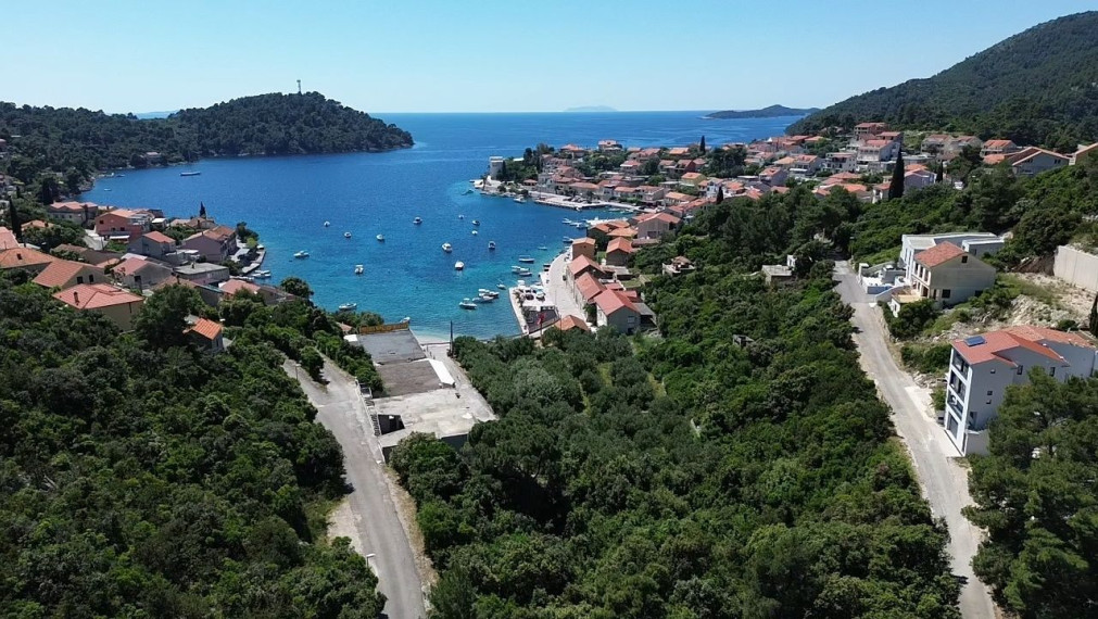 Investičná príležitosť na juhu Korčule – pozemok pri pláži